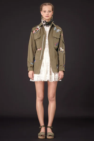 Look 16